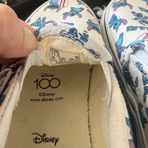 Limited edition vans* lilo and stitch - Picture 3 of 3